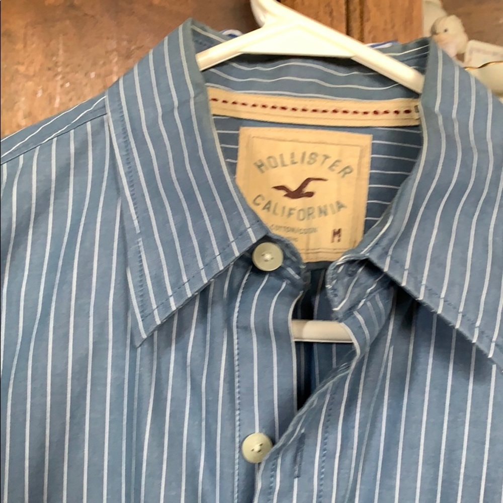 Hollister men’s button down shirt worn once size M